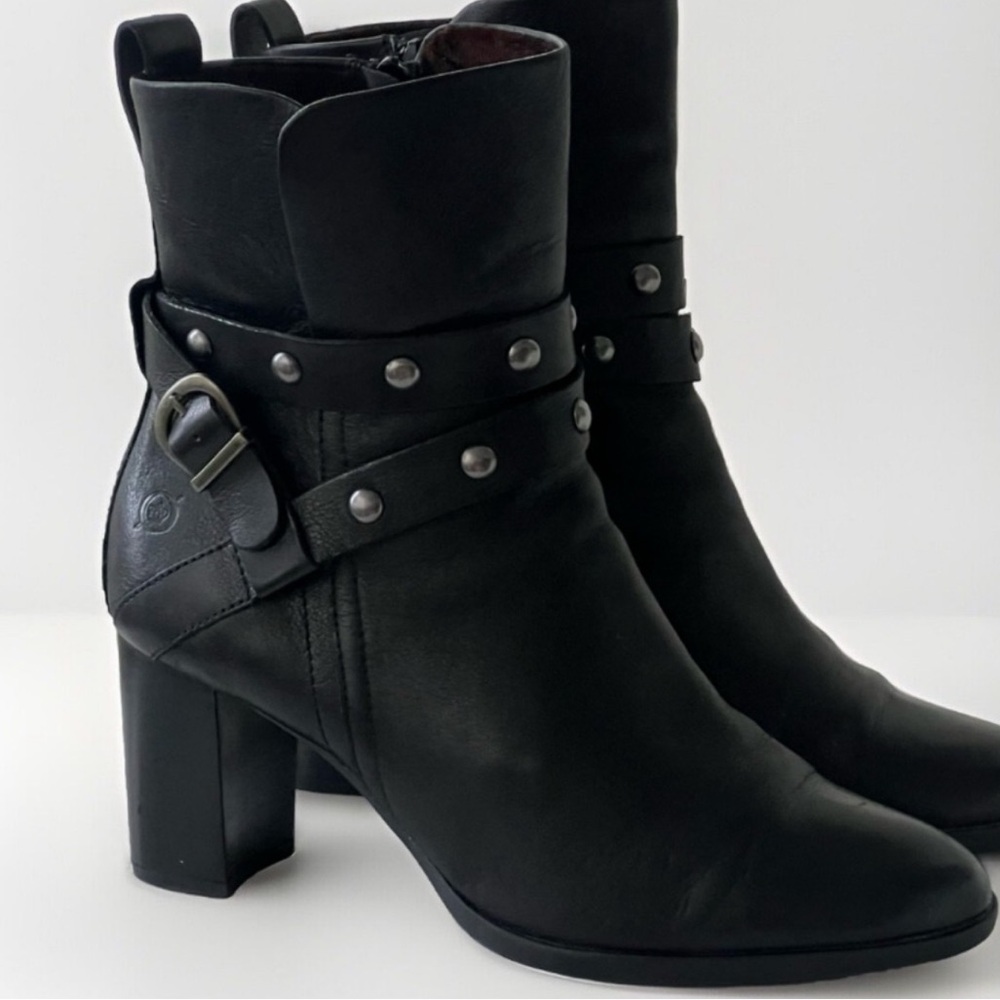 Born Emma Buckle Moto Black Leather Booties Edgy Biker Block Heel Size 10 M - Picture 3 of 16